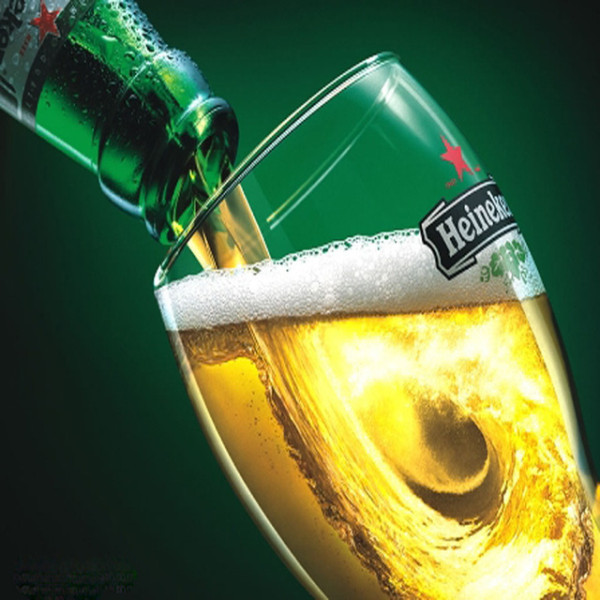 Hãng bia Heineken đang vất vả xử lý truyền thông liên quan đến video clip "Cận cảnh sản xuất bia Heineken giả" .(Ảnh: IT)