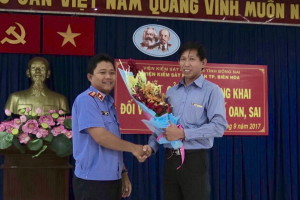 Viện kiểm sát xin lỗi phụ lái Nguyễn Xuân Phú - Ảnh: HÀ MI