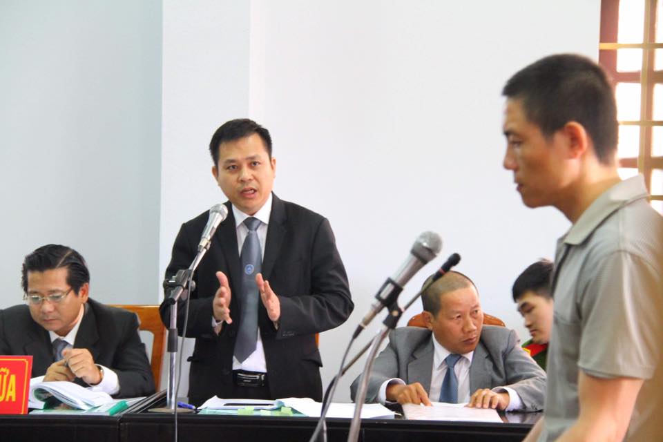 Luật sư bào chữa hình sự tại toà